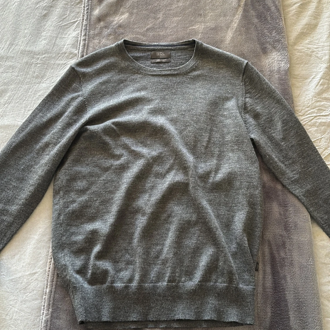 Grå tröja från Nordic Design Lab