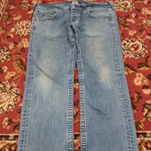 True Religion Rocco - Snygga jeans från True Religion i modellen rocco. Inga defekter, väldigt bra skick. 