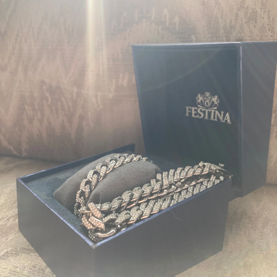 Glittrigt armband och halsband från Festina - 1