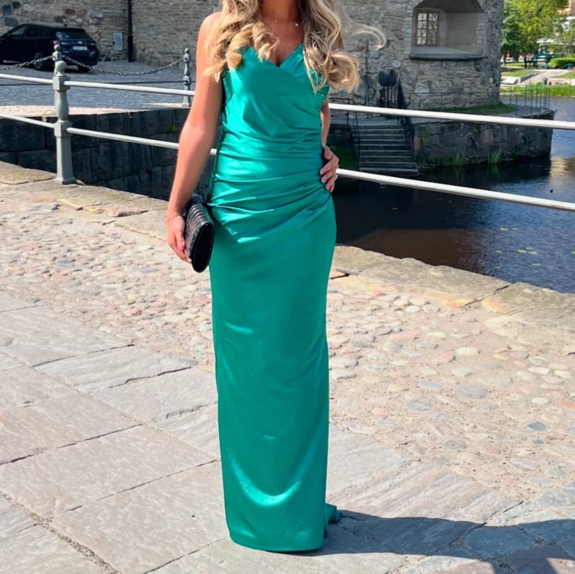 Grön axelbandslös långklänning - 1