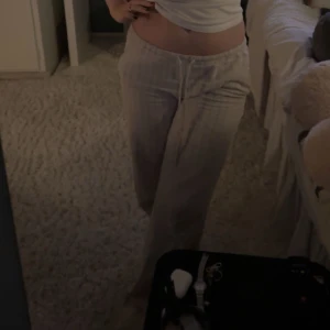 Linnebyxor h&m - Säljer ett par linnebyxor som är i storlek xxs från h&m, perfekt för sommaren!