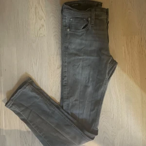 Jack & Jones slim Glenn  - Endast använt 1-3 gånger. Pris går alltid att diskutera✅🤝💯