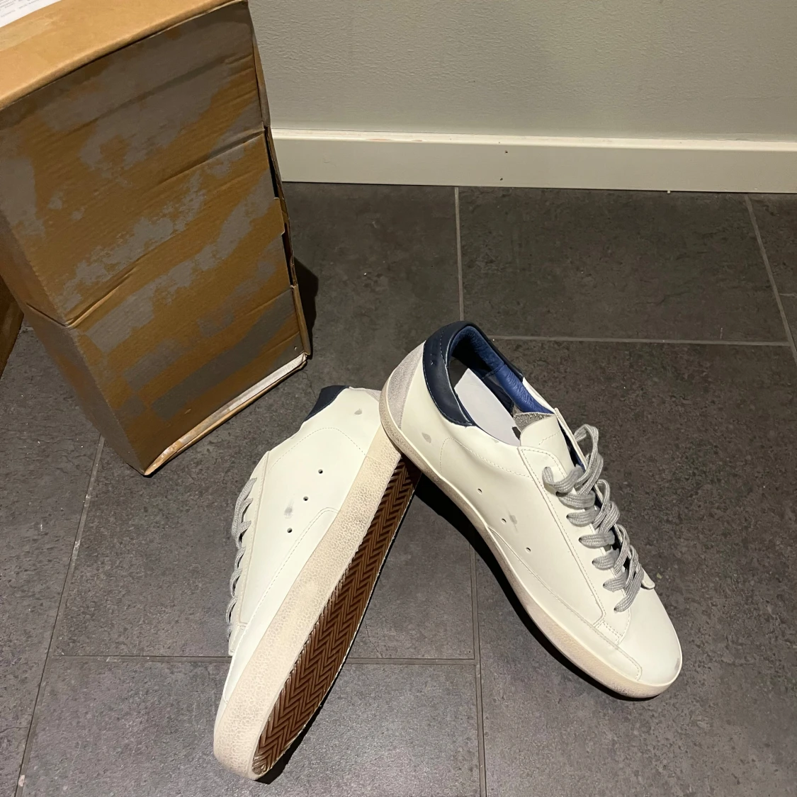 Golden Goose Super-Star Suede Star Blue Heel Tab
