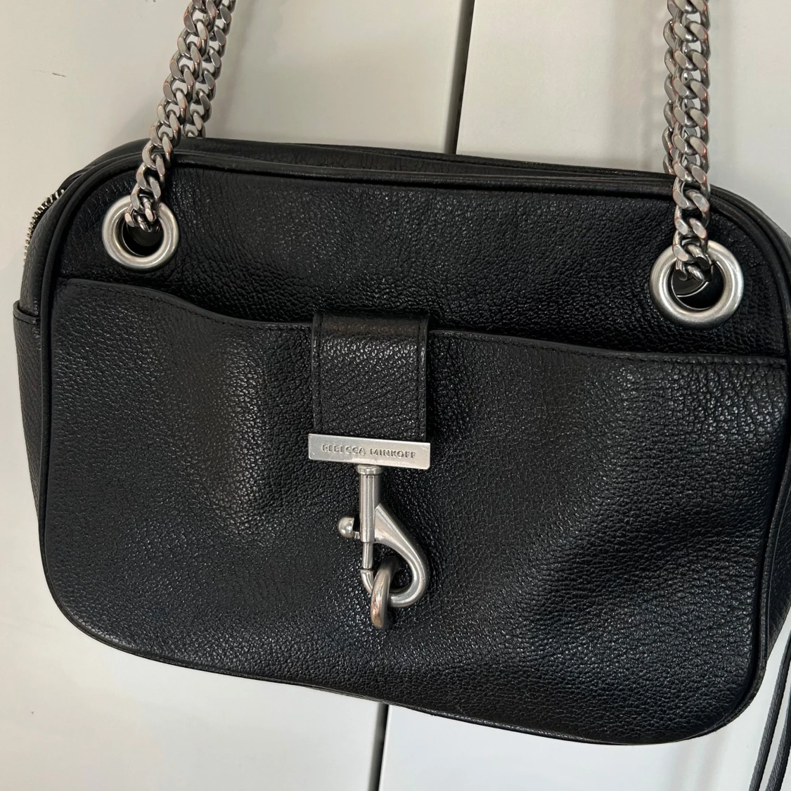 Svart axelväska från Rebecca Minkoff