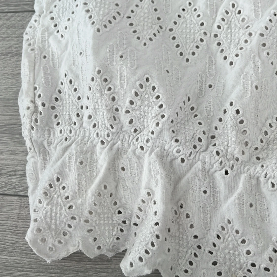 Vit broderad linnetopp från Pimkie - 1