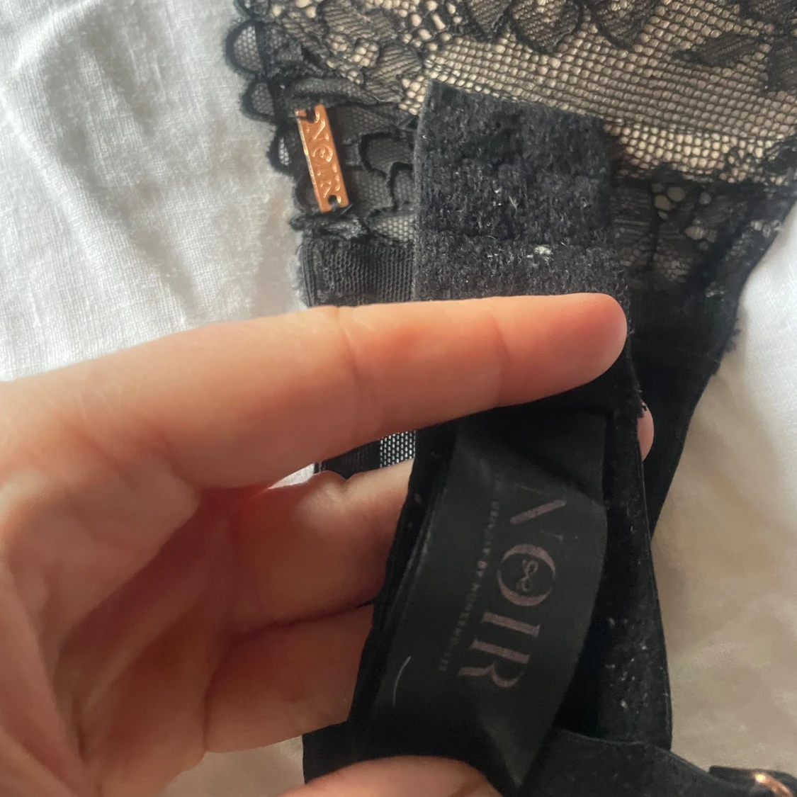 Svart spets-bh från Hunkemöller Noir - 2