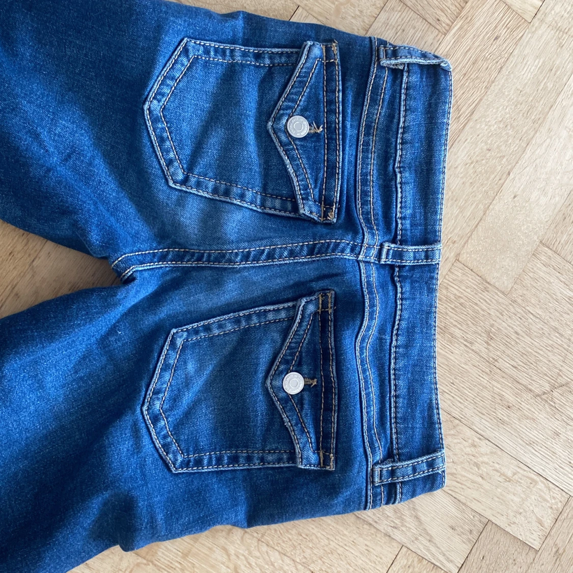 Blå jeans från Gina Tricot - 4