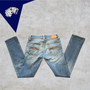 NUDIE GRIM TIM  - Snygga nudie grim Tim | Stlk: W31 L34 | Skick: 8/10 | Modellen är 182 | Hör av er vid funderingar! 