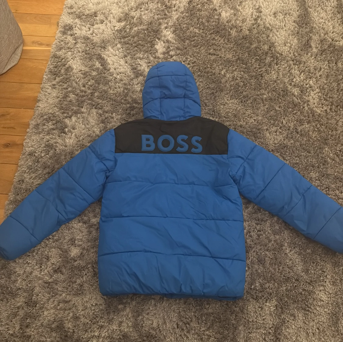 Blå pufferjacka från BOSS - 1