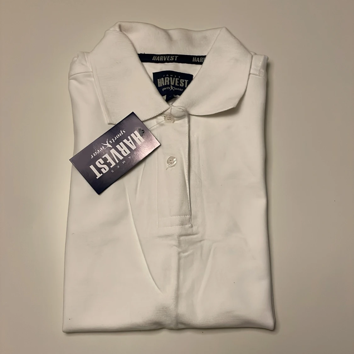Vit pikétröja från Harvest