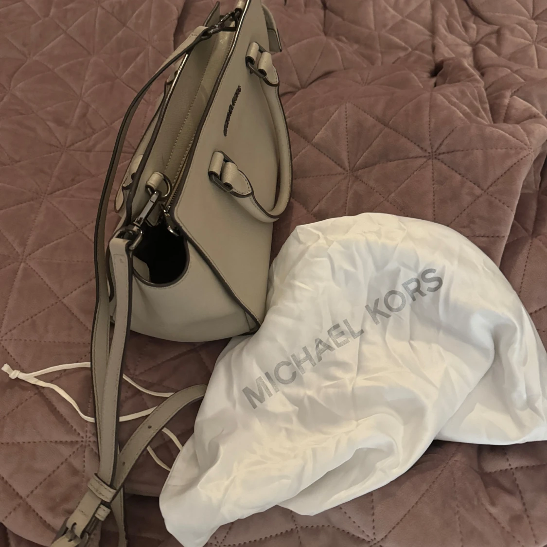 Michael Kors väska Äkta Beige/Gråvit - 1