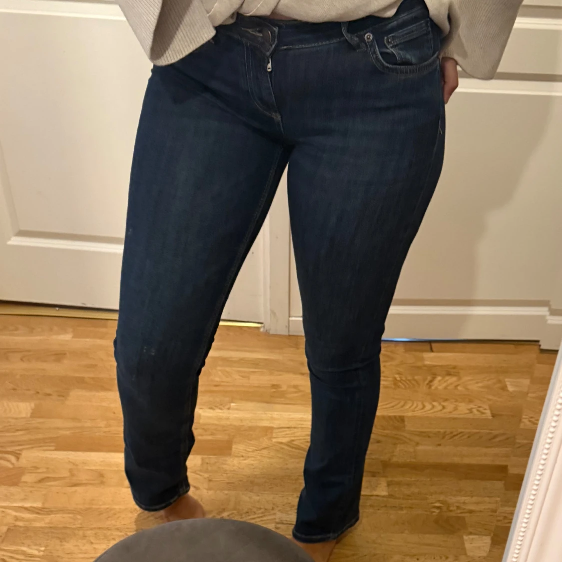 Mörkblå bootcut jeans från Zara, storlek 36 - 2