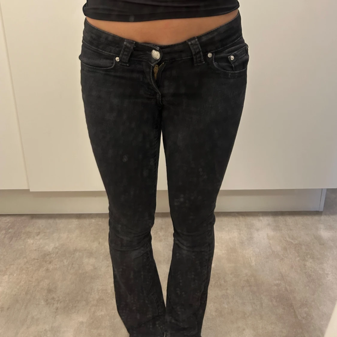 Svarta bootcut jeans från Gina Tricot