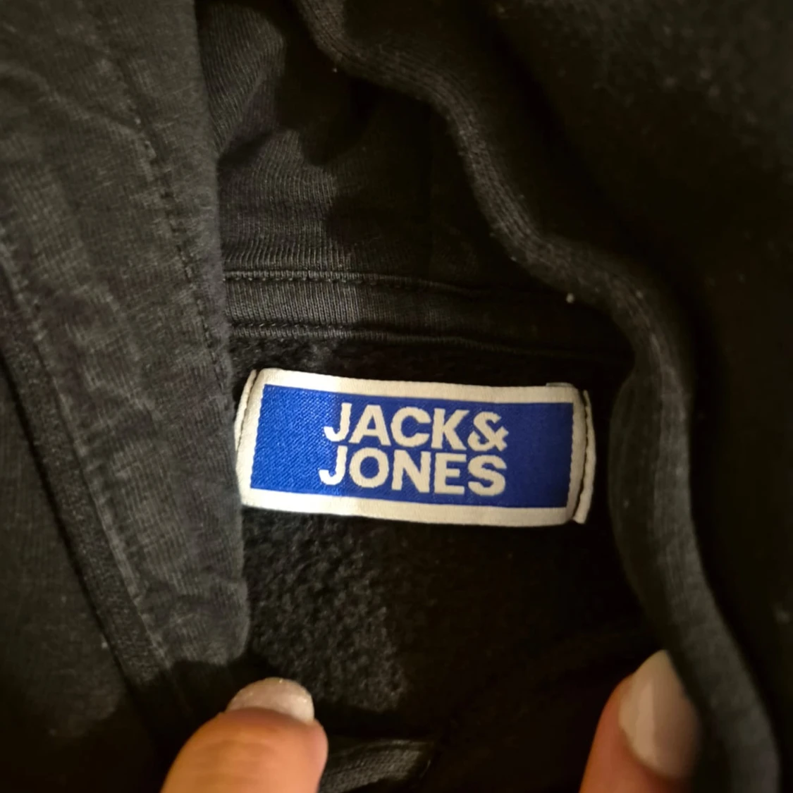 Svart hoodie från Jack & Jones - 2