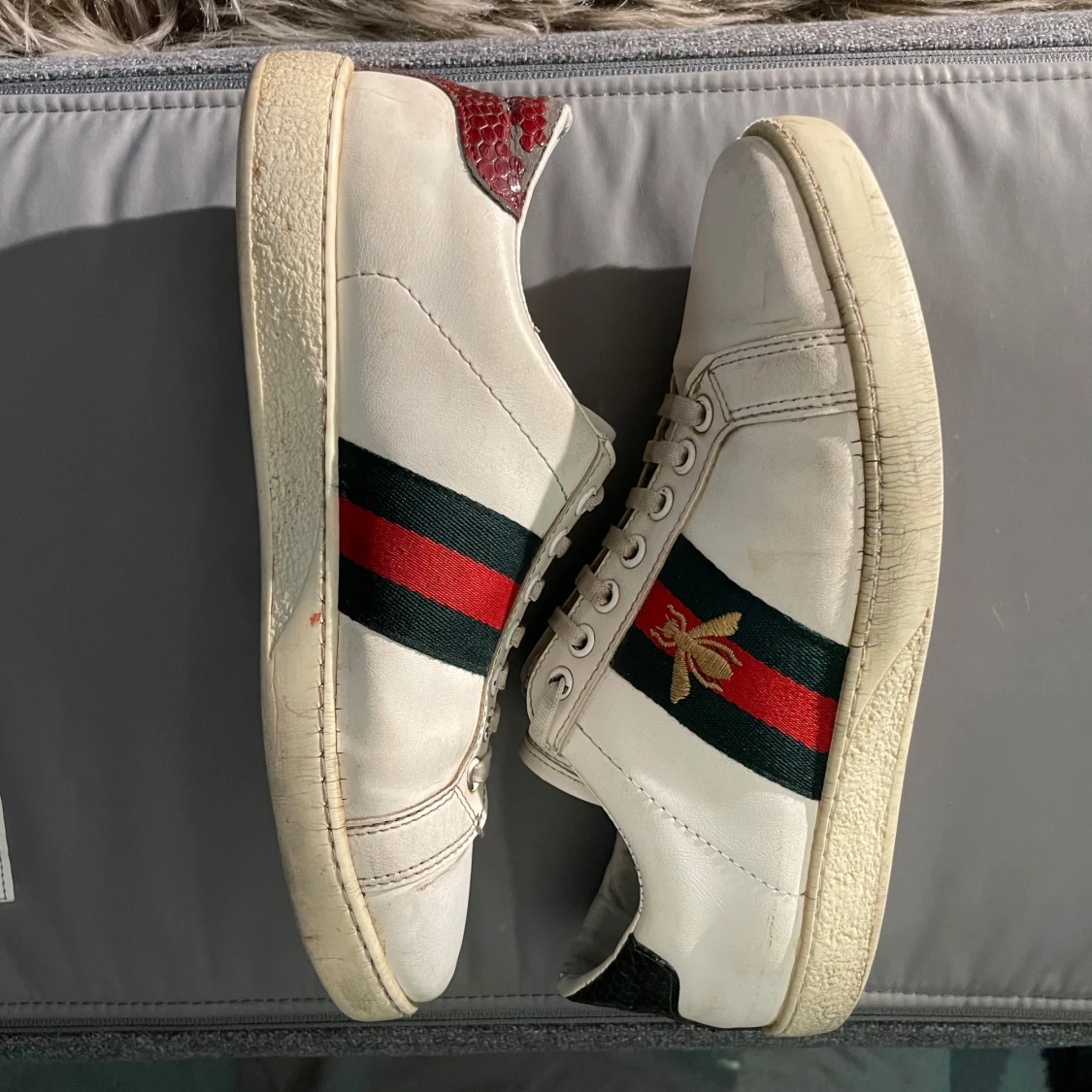 Gucci Ace vita sneakers med bi-detalj - 2