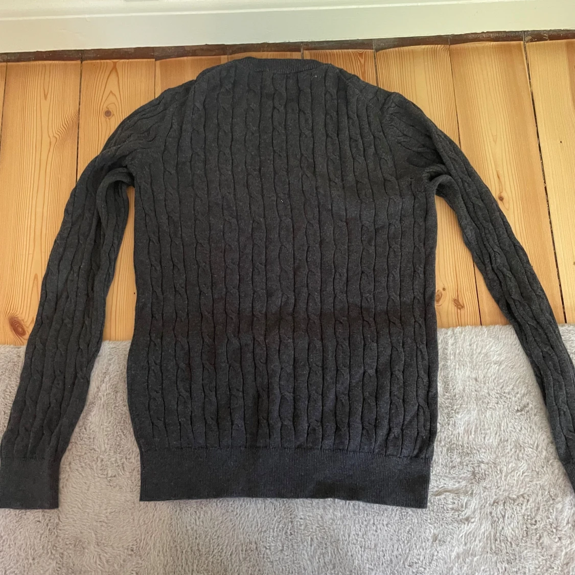 Mörkgrå kabelstickad tröja Uniqlo - 1