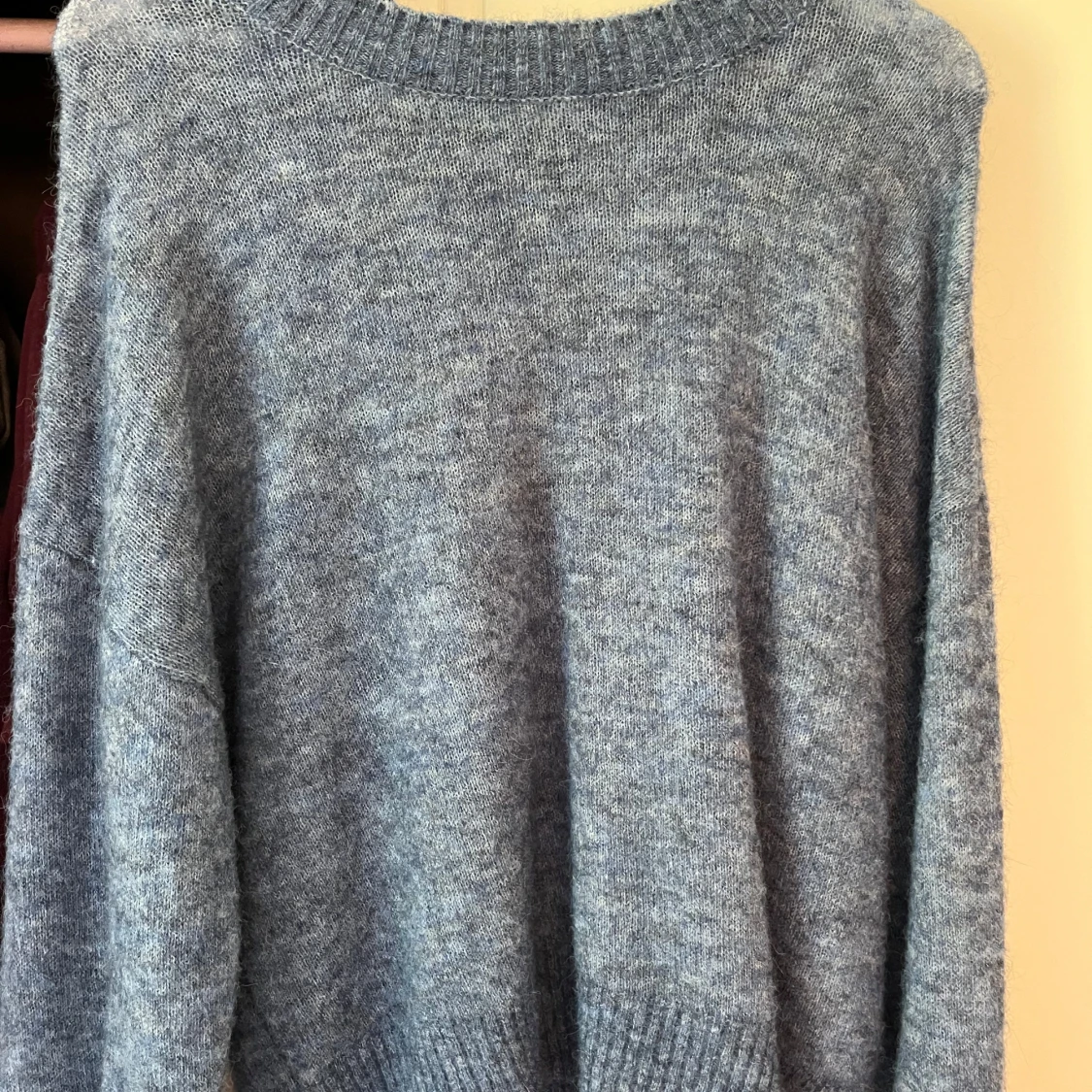 Blå stickad tröja från Cubus