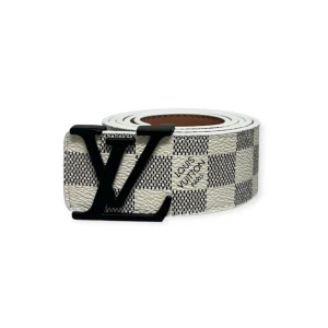 Louis Vuitton Bälte  - Helt nytt aldrig använt. Storlek 110cm. Kan frakta eller mötas i Stockholm. Postar inom 24 timmar