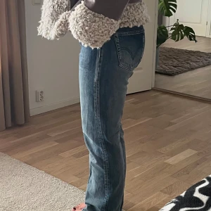 Levis Jeans 501 - W32L36, uppsydda, är 174cm Köpta på Beyond Retro, äkta