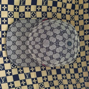 Gucci keps grå 1-1 - Bra kvalitet 1_1.      Snabbt pris