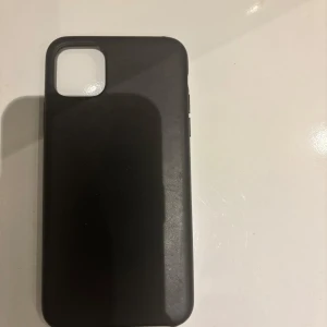 iPhone 11 mobilskal  - Helt svart mobilskal till iPhone 11.