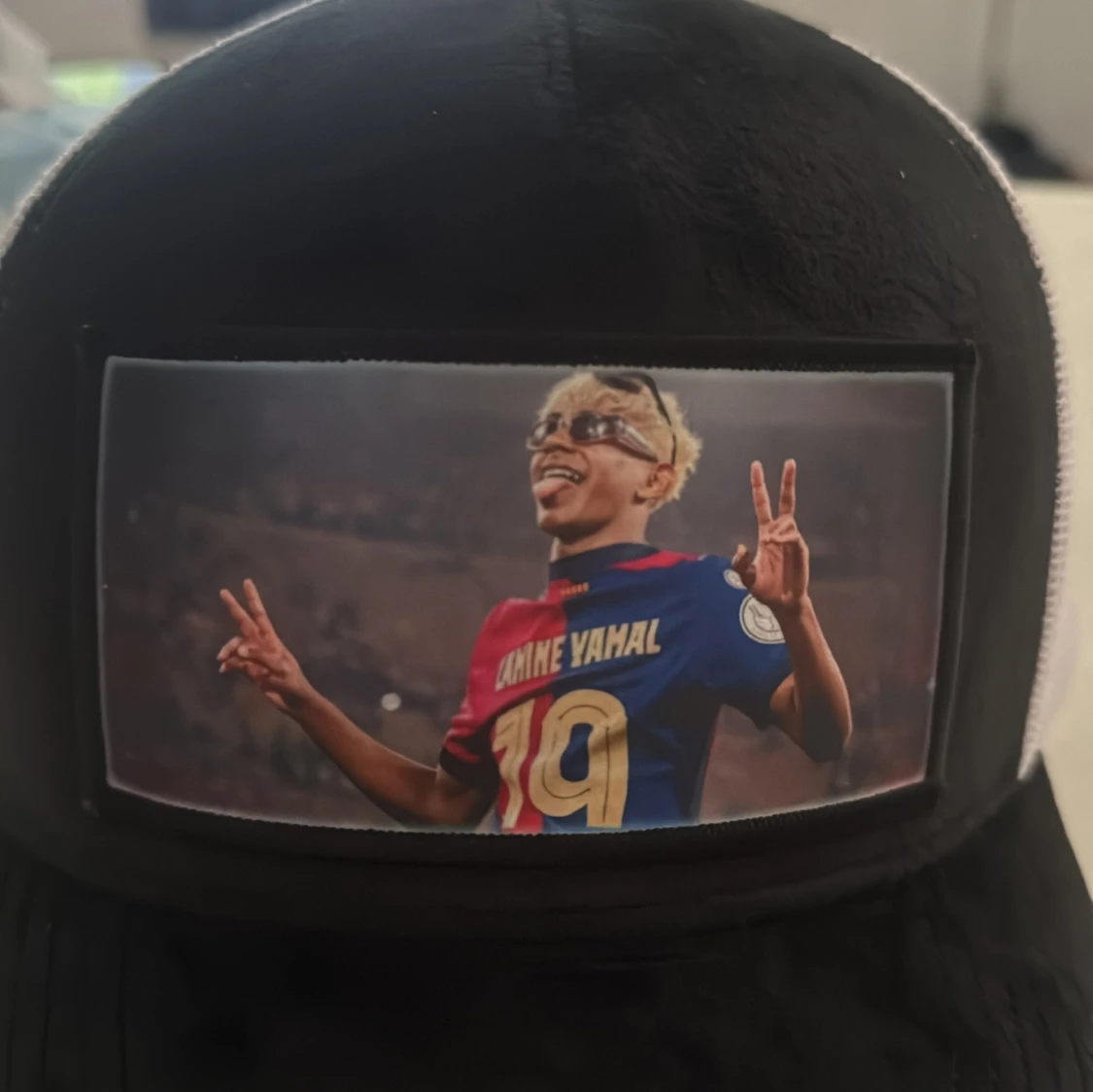 Svartvit keps med Lamine Yamal-tryck - 3