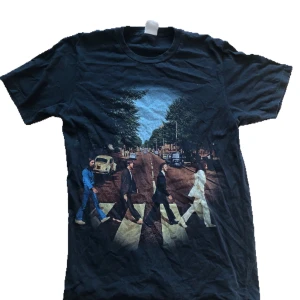 Beatles tröja - En jätte fin Beatles tröja köpt på secondhand, priset går att diskutera:)