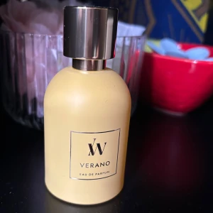 Ida Warg parfym - Luktar supergott men jag har en annan favorit jag tar så denna står bara, 95% kvar i flaskan 🌸