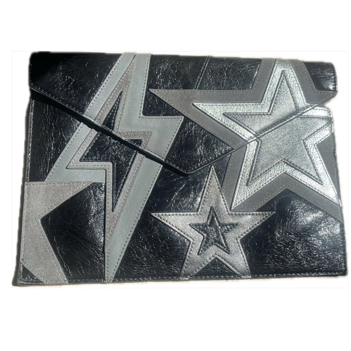 Svart och silver kuvertväska med stjärnor
