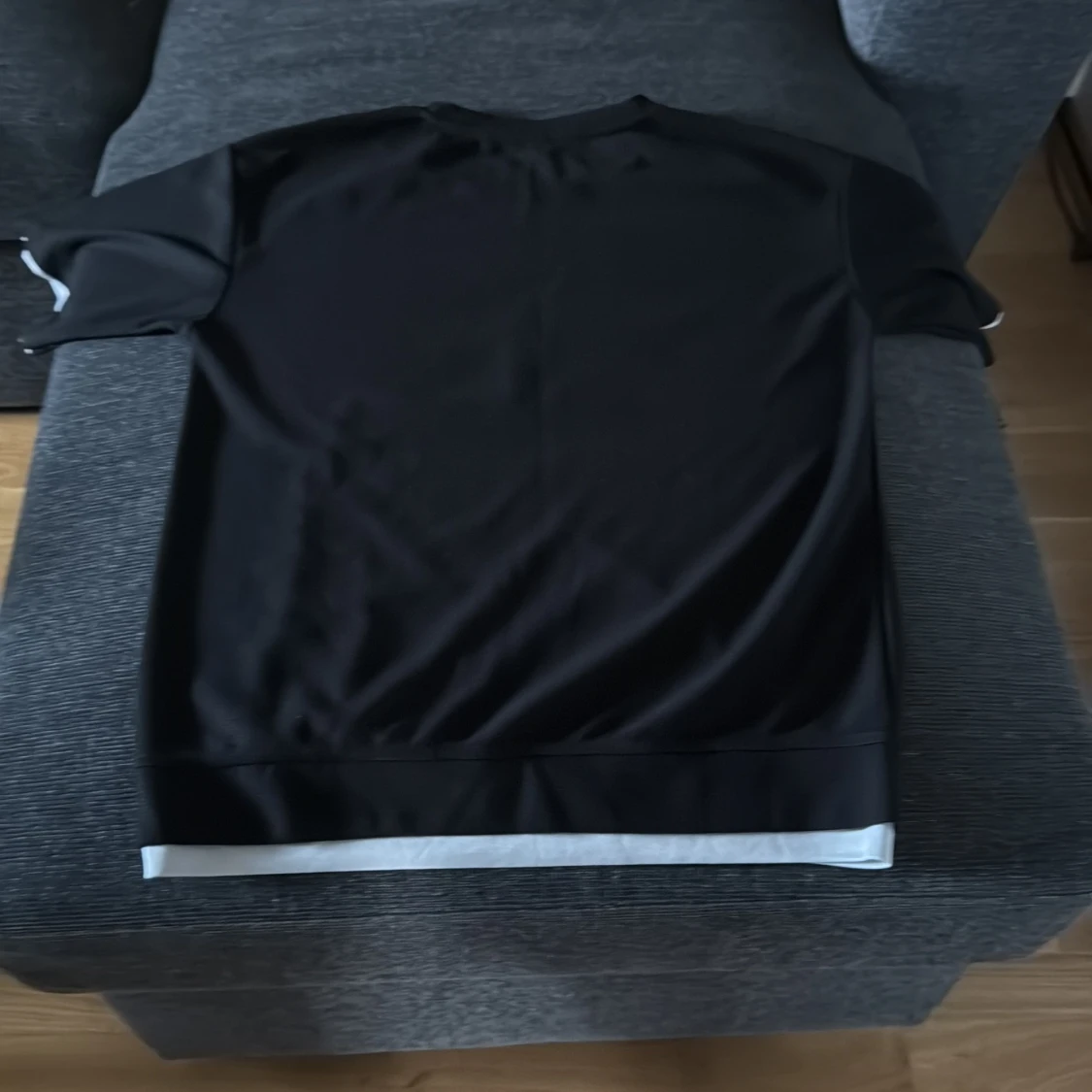 Svart Tommy Jeans t-shirt med logga - 1