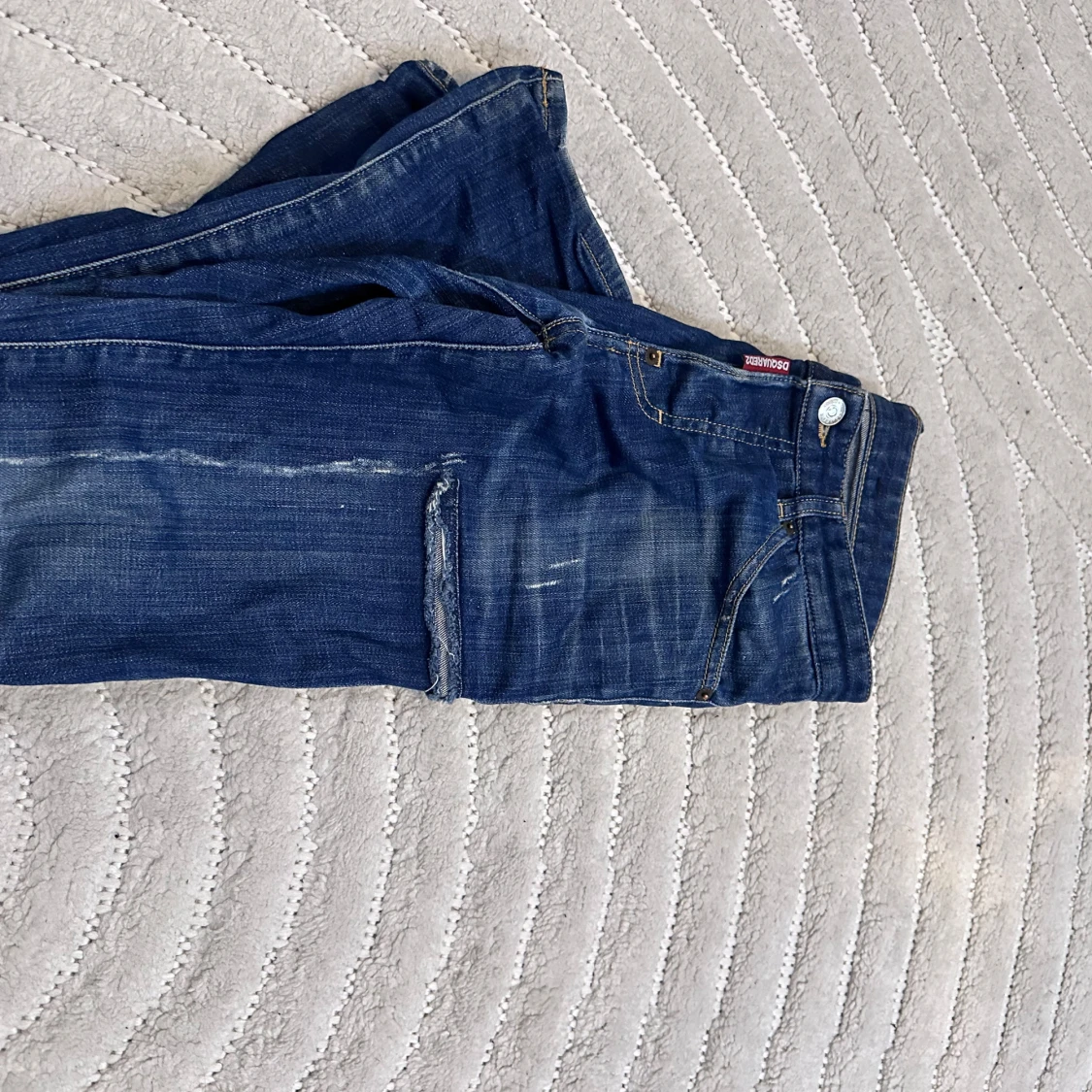 Blå slitna jeans från Dsquared2 - 1
