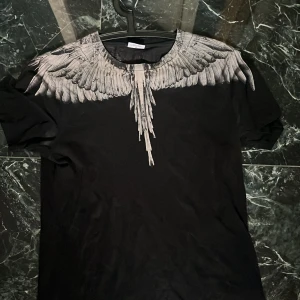Marcelo Burlon t shirt S - Marcelo burlon t-shirt S. Hör av er vid frågor!