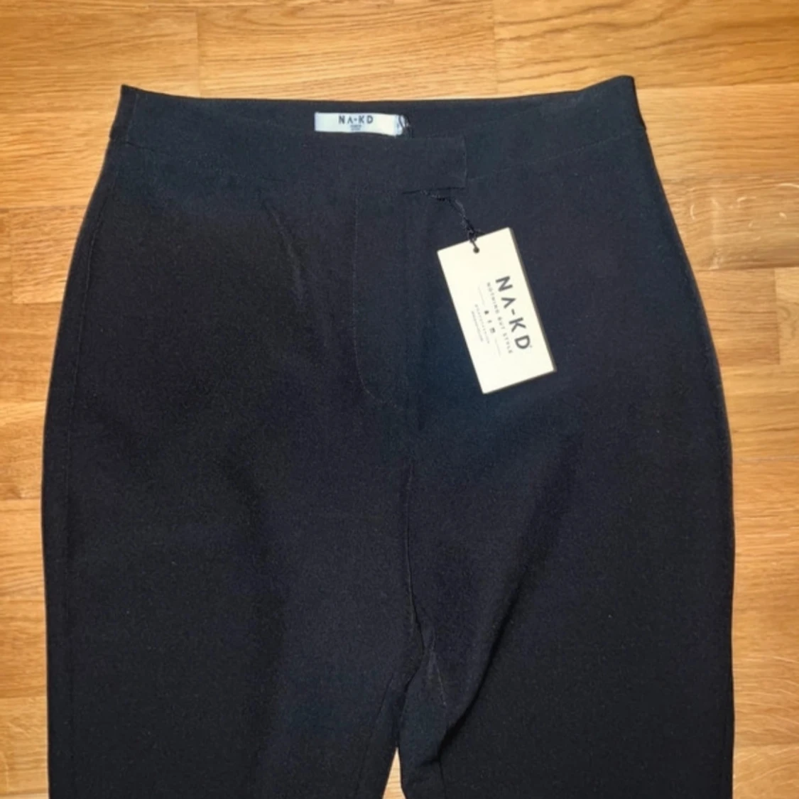 Svarta byxor från NA-KD - 1