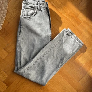 Nudie Jeans - Säljer dessa snygga nudie jeansen, köpte de för 1,2 säljer för 499kr tar även byten 
