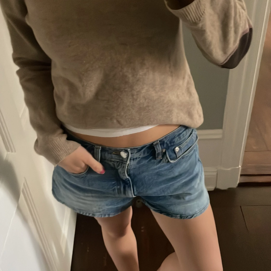 Blå jeansshorts arket