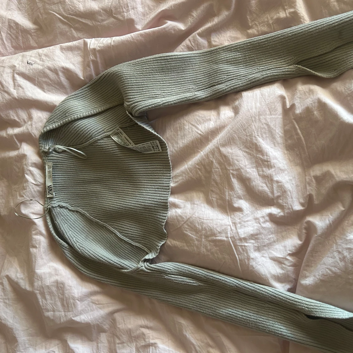 Grå ribbad kofta/bolero från Zara