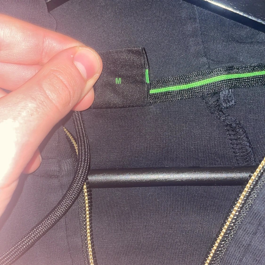 Svart hoodie från Boss - 2