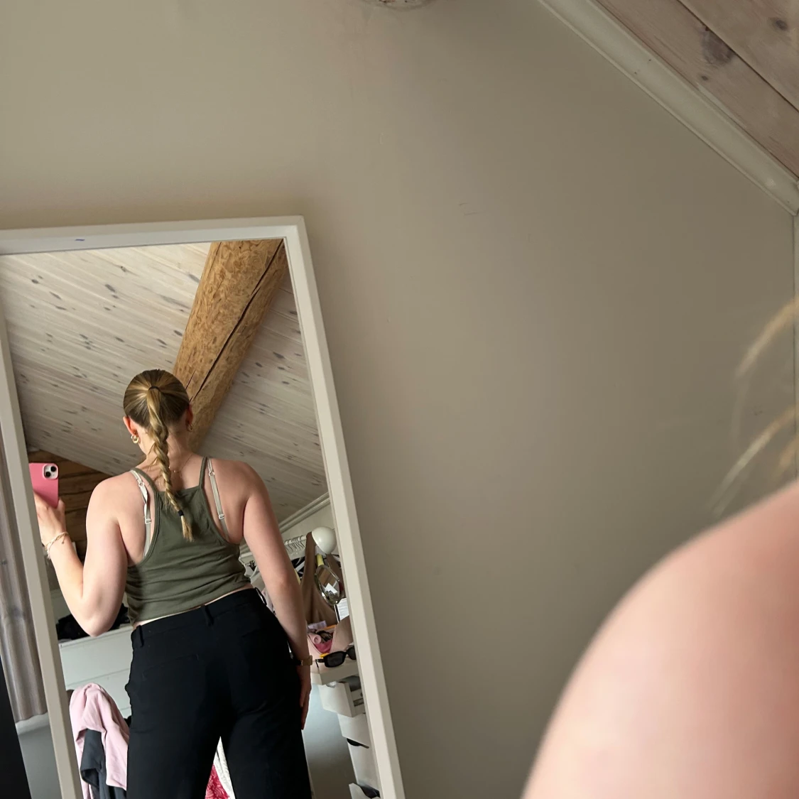 Olivgrön croppad linnetopp - 1