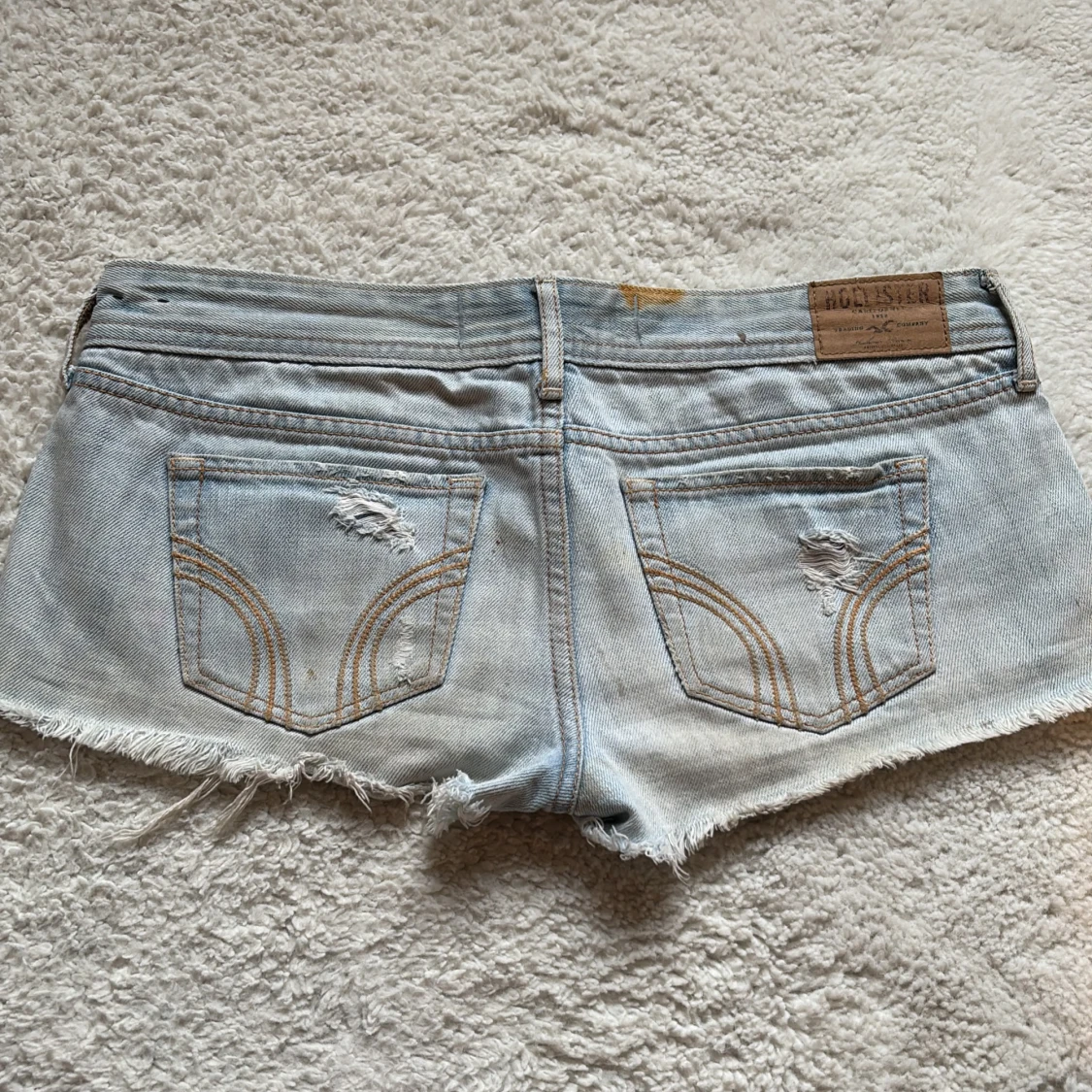 Lågmidjade Hollister shorts - 1