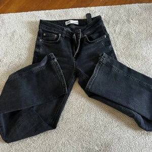 Lågmidjade jeans från Zara - Lågmidjade nice jeans från Zara