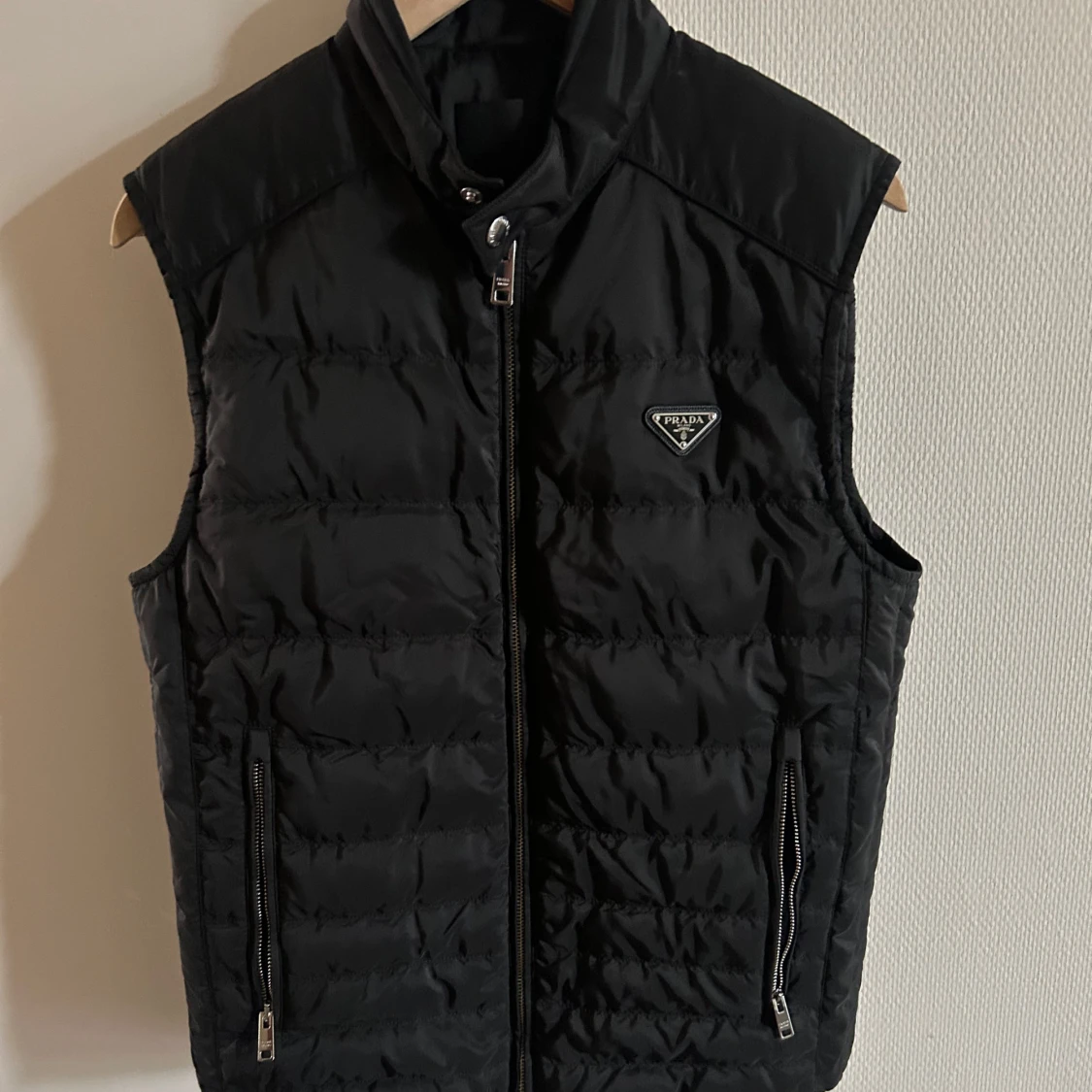 Svart dunväst från Prada - 1