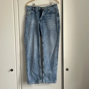 Straight leg jeans - Super snygga raka jeans . Hur det ser ut beror såklart delllllvis på din kroppsform, längd och bredd. Aldrig använda endast testade. 🫶