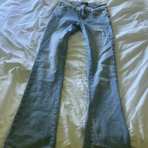 Ljusblå bootcut jeans från LTB - Bra skick typ aldrig använda , storlek 25x32