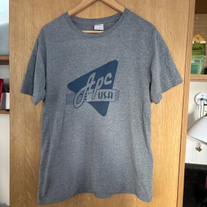 Apc T-shirt - Nypris 900kr size S. 