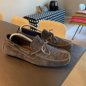 Bottega Venetta - I fint skick, inga defekter. Brun fin färg, perfekt till sommaren. Storlek 43