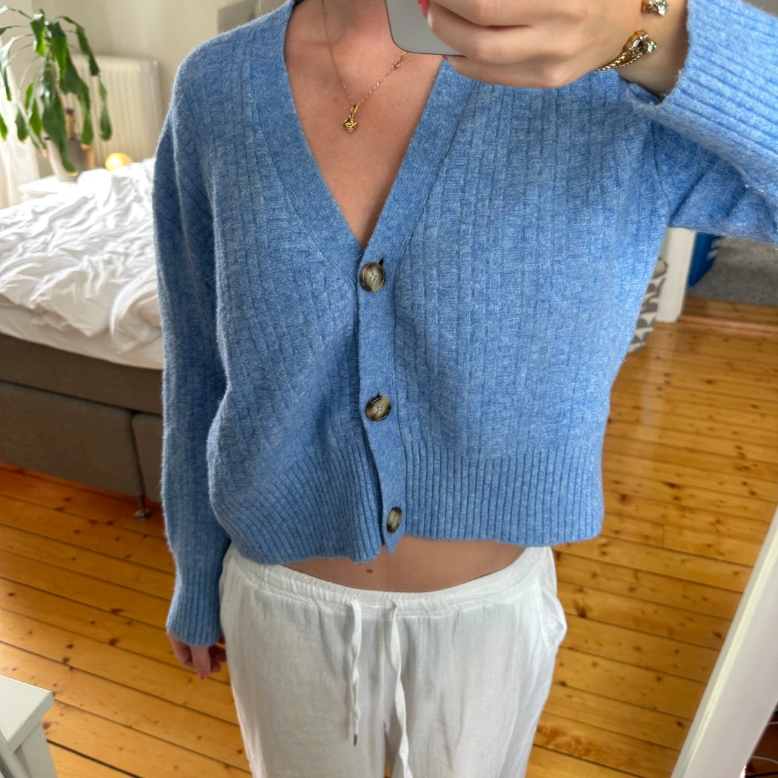 Blå ribbad kofta med knappar - 3