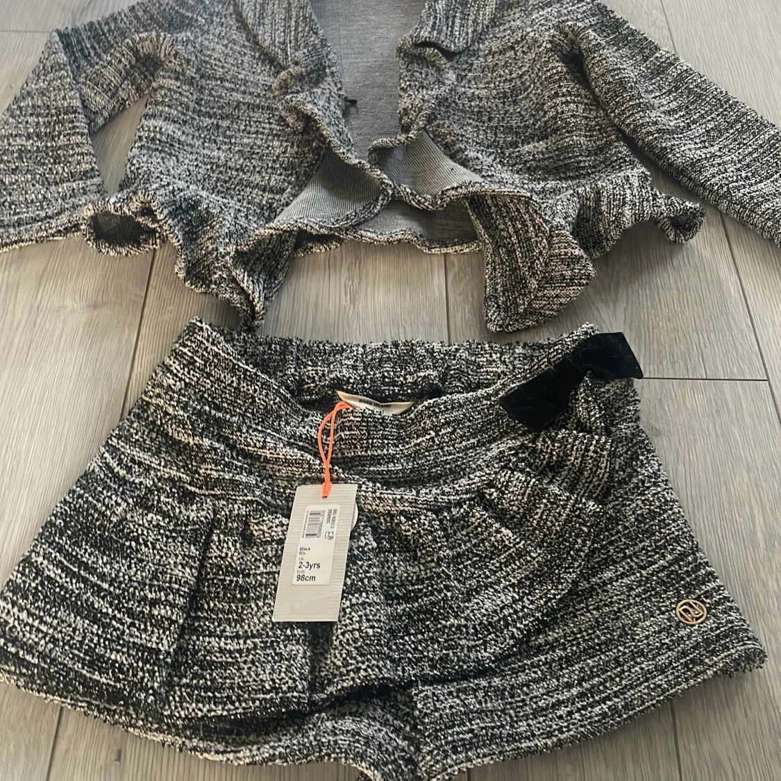 Gråmelerade shorts med rosett Mini A Ture - 4