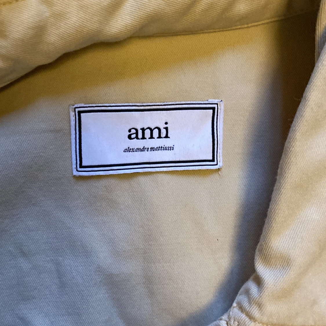 Beige kortärmad skjorta från Ami - 1