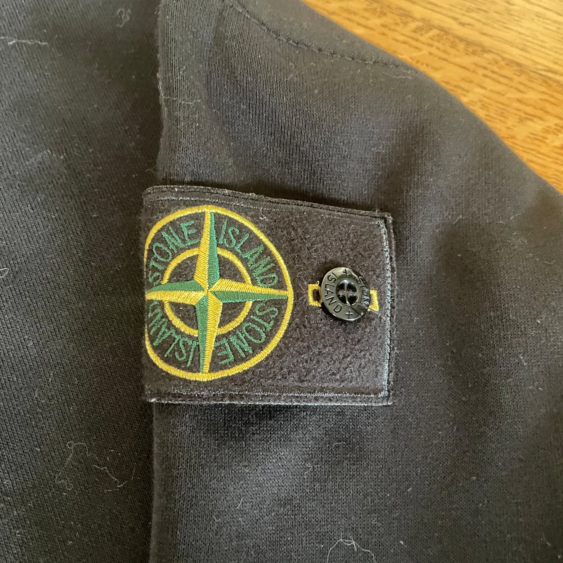 Svart sweatshirt från Stone Island - 1
