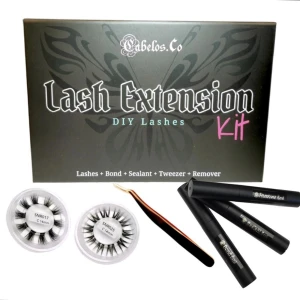 Lash Extension Kit från Cabelos.Co - Komplett kit för fransförlängning hemma med två olika längder av svarta lösögonfransar (14 mm), applikator, samt bond, sealant och remover i svarta tuber. Allt levereras i en snygg förpackning med instruktioner på insidan av locket.